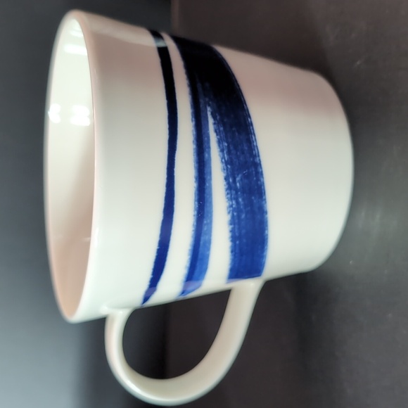 Royal Doulton Pacific set of 4 Blue/White Porcelain Coffee Cups. - Picture 6 of 11